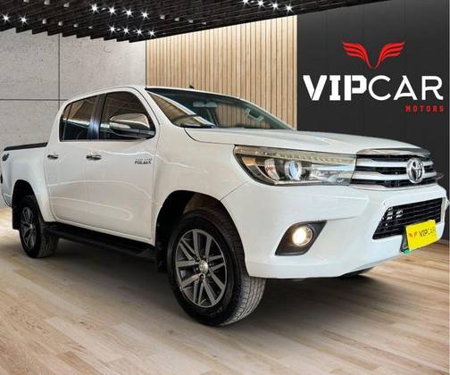TOYOTA HILUX 2.8 SRX 4X4 CD 16V DIESEL 4P AUTOMÁTICO TOYOTA HILUX 2.8 SRX 4X4 CD 16V DIESEL 4P AUTOMÁTICO